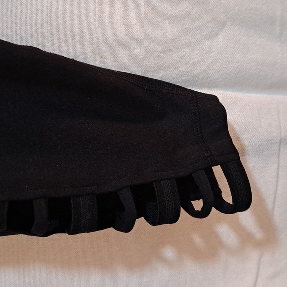 Yogalicious Leggings - Picture 2 of 7